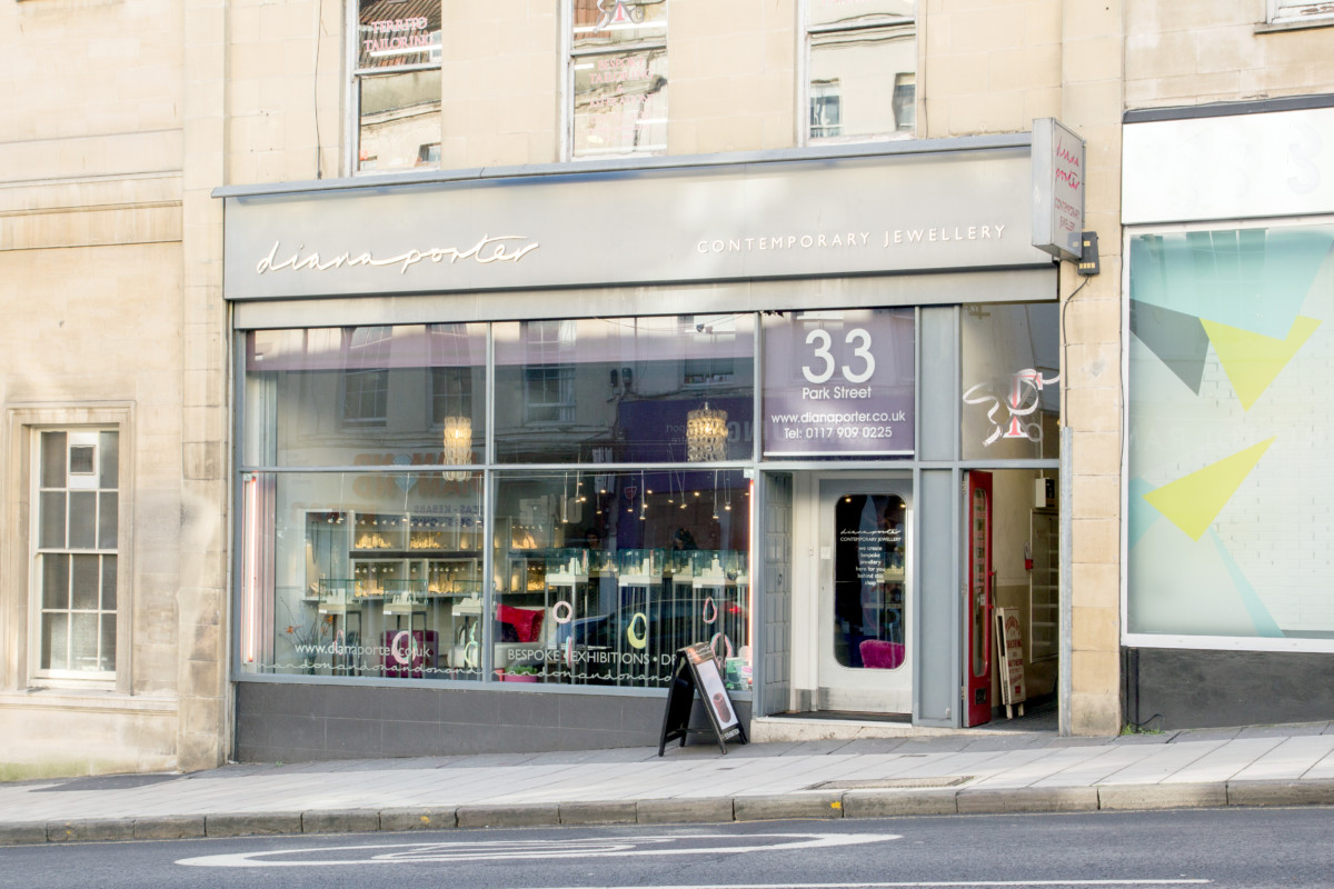 Lovisa clearance cabot circus