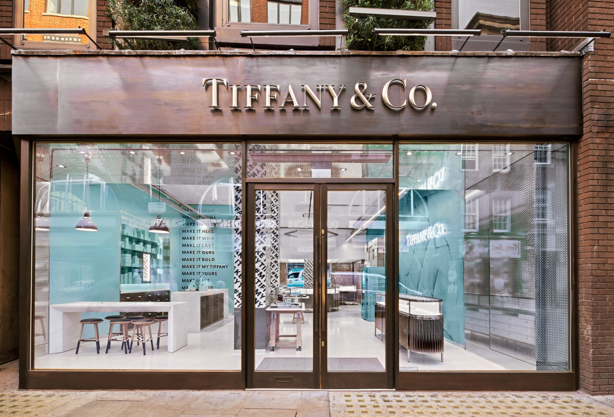 Tiffany Co records flat sales for third quarter