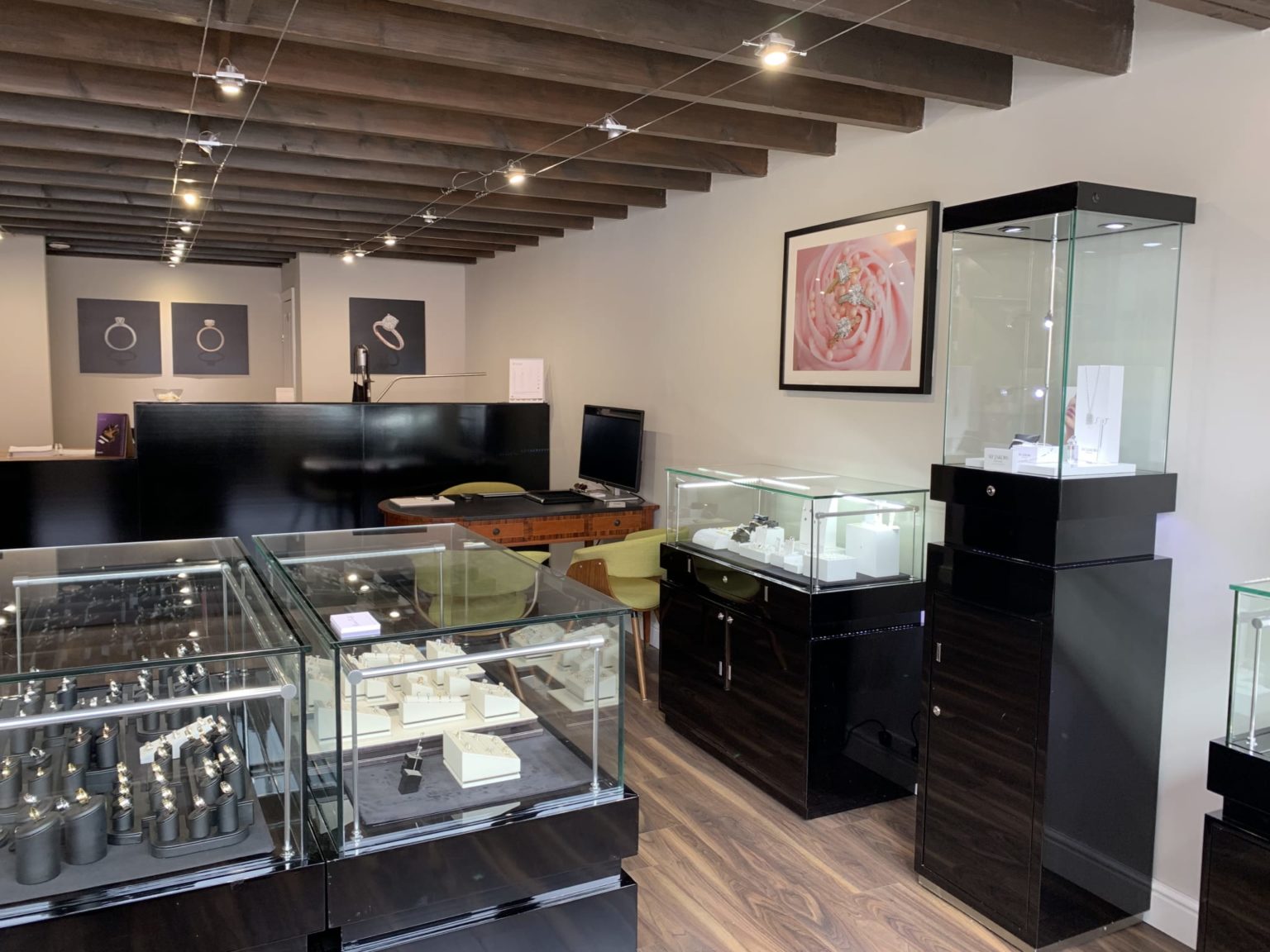 Award-winning jeweller opens boutique in Essex