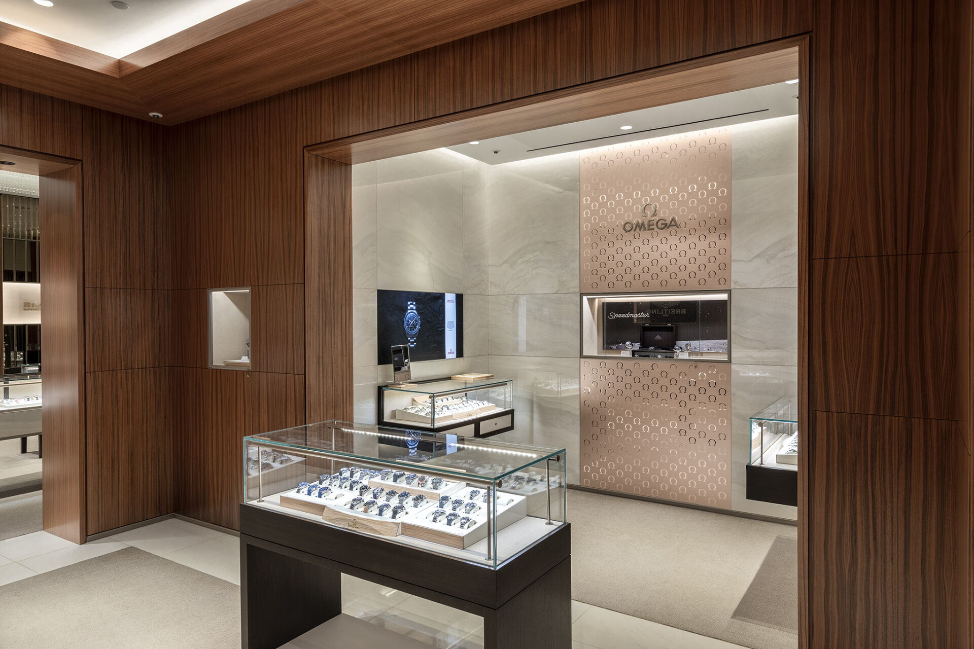 GREATEST SHOWROOMS London Jewelers, Long Island, NY, USA