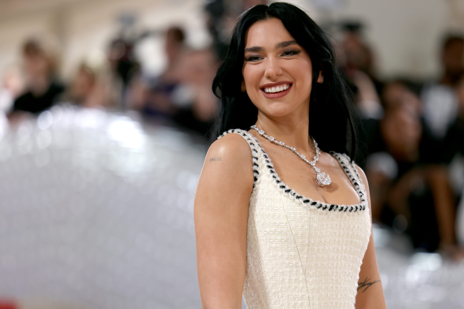 Dua Lipa makes history in Legendary Tiffany diamond necklace at 2023 Met  Gala