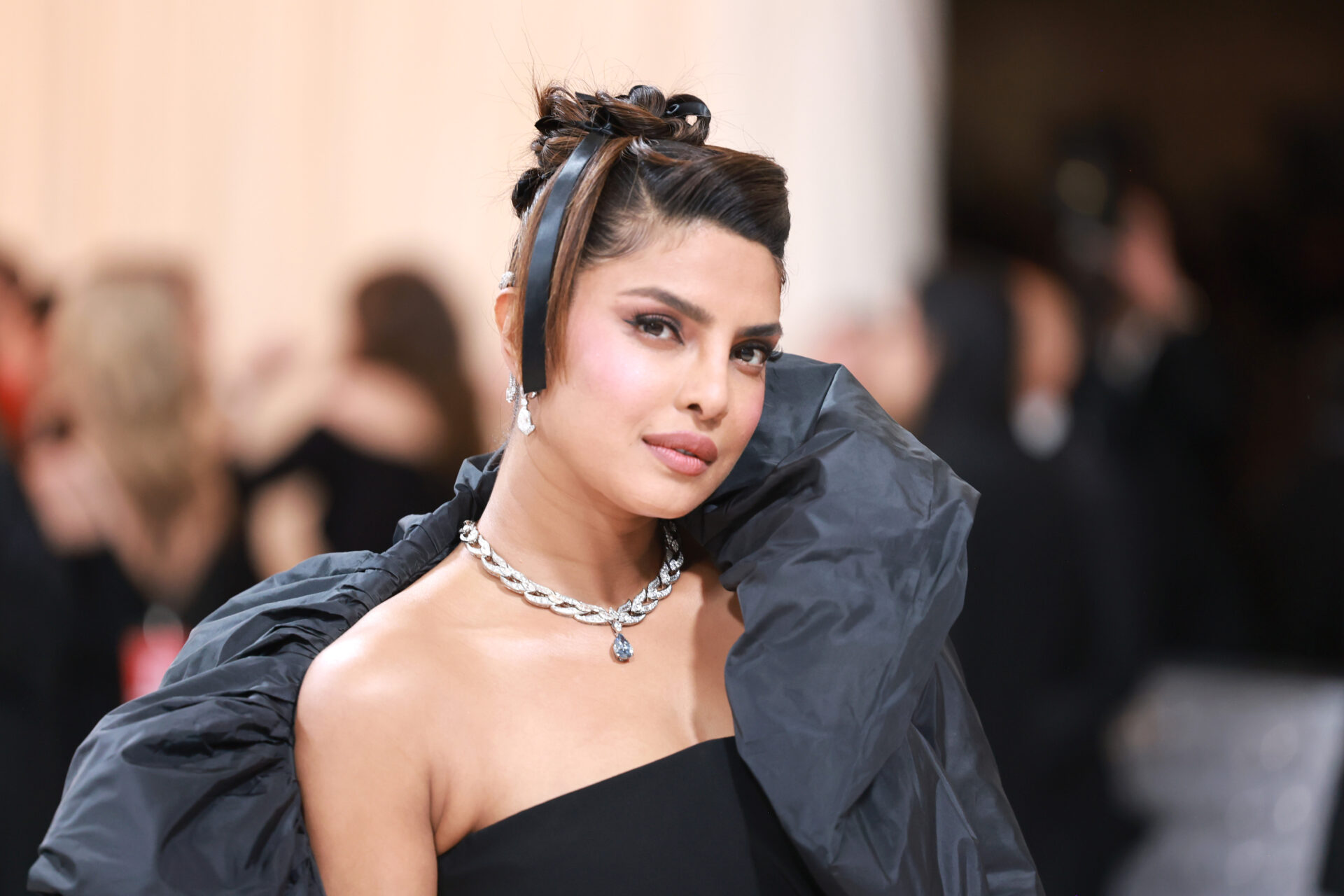Priyanka Chopra Jonas Dons Bulgari Laguna Blu Diamond For 2023 Met Gala Priyanka Chopra Jonas Dons Bulgari Laguna Blu Diamond For 2023 Met Gala
