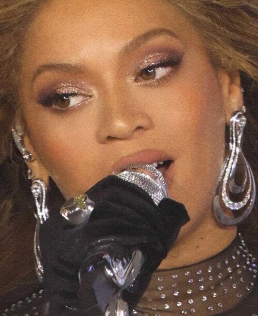 IN PICS: Beyoncé wears more Tiffany creations on next leg of ...
