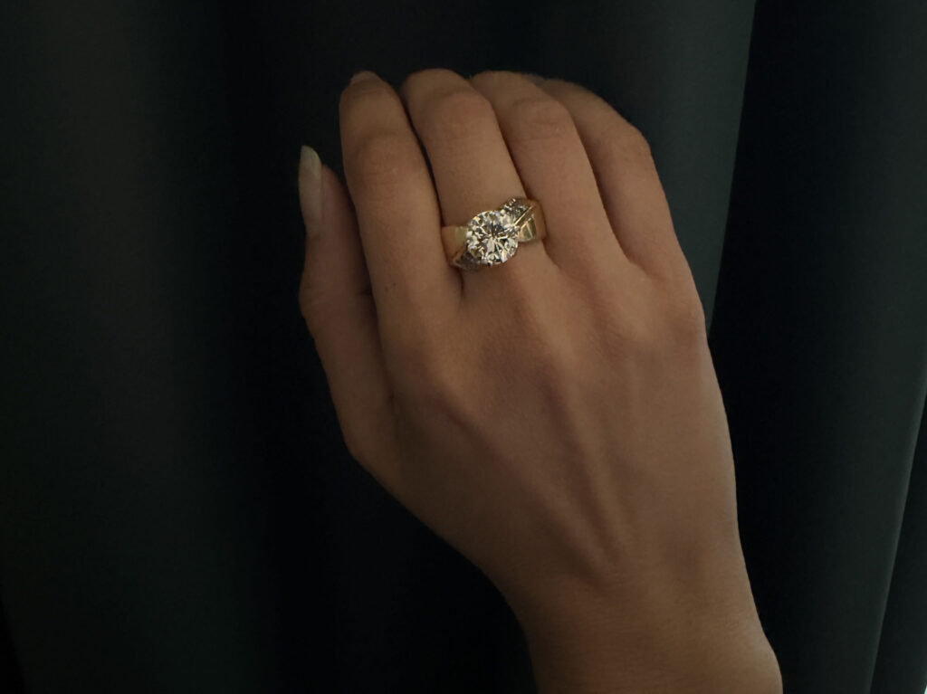 £5 car boot sale ring valued at £15,000 at roadshow